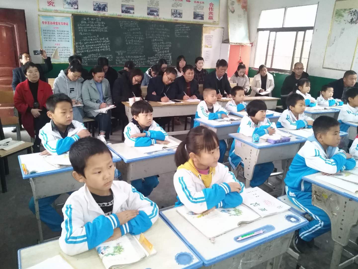 寺湾镇中心学校：蹲点校区，深入课堂，助推教学发展