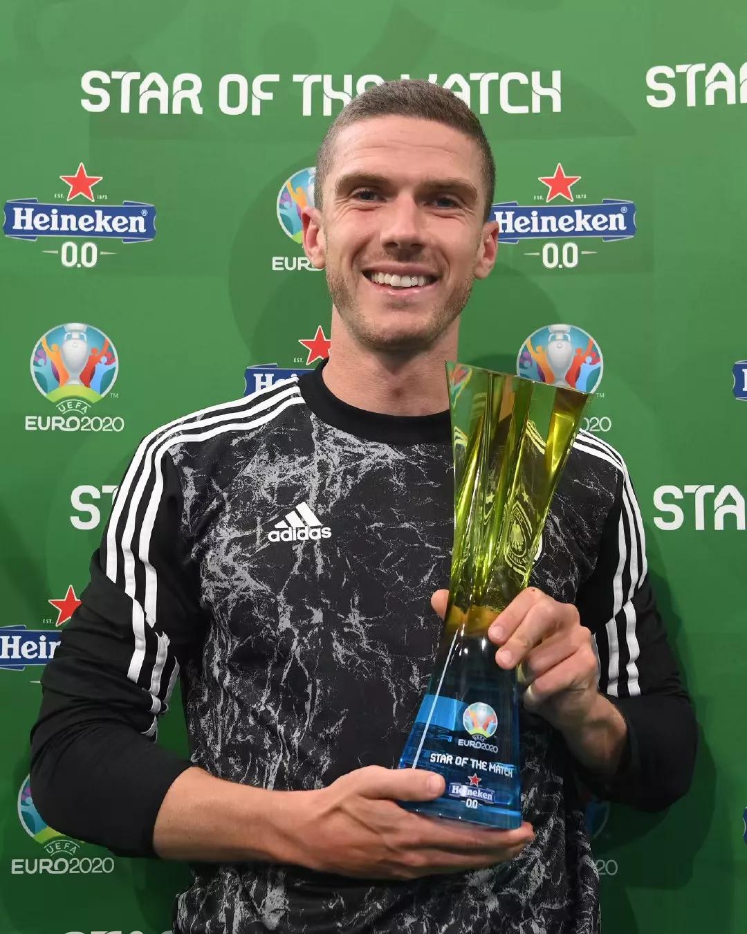 欧洲杯足球盛宴女主持人,欧洲杯足球盛宴