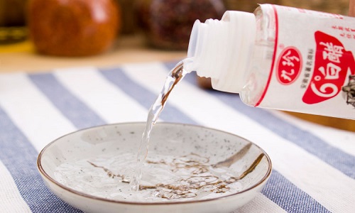 米醋白醋香醋陈醋的区别及用法,白醋米醋陈醋香醋有什么区别