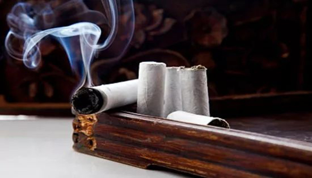 长期坐艾灸椅艾灸有副作用吗,艾灸是机器艾灸好还是人工艾灸好