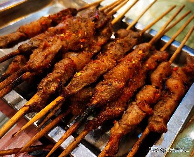 五元的烧烤羊肉串多少肉,小烧烤店羊肉串才2元是真羊肉吗