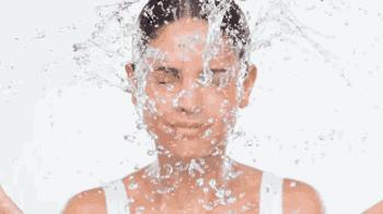 热水洗脸更好还是冷水洗脸更好,到底用冷水洗脸好还是热水洗脸好