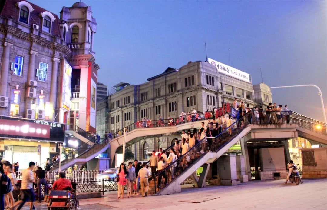 武汉最早的人行天桥,武汉人行天桥