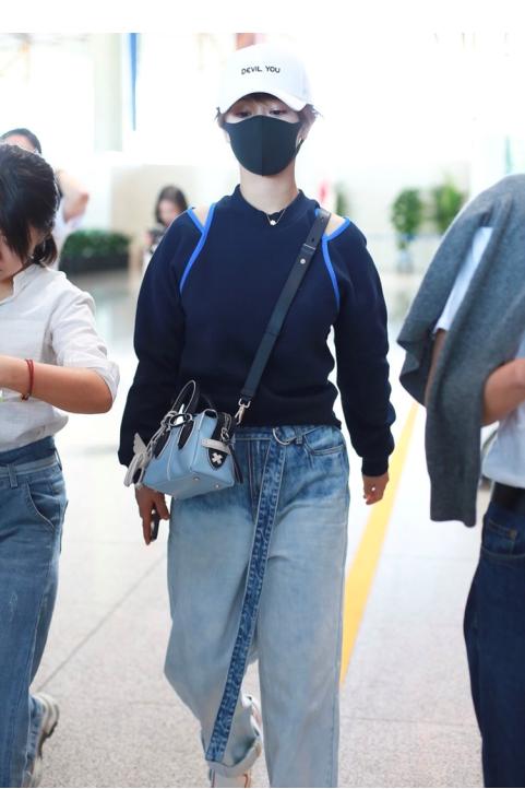 杨紫轻熟女装,杨紫轻熟风黄衣裙