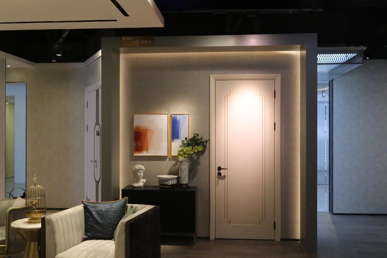 水性漆木门和烤漆木门哪种好,水性漆木门推荐品牌