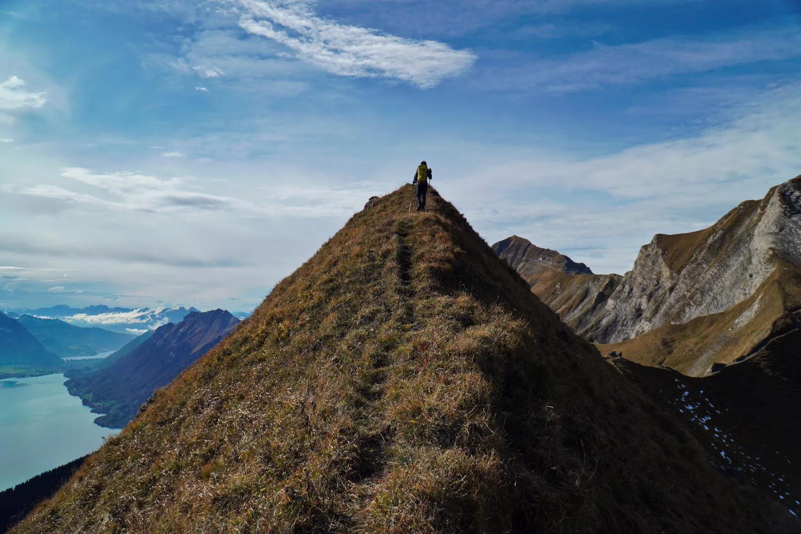瑞士少女峰旅游详细攻略,四姑娘山徒步路线免费推荐