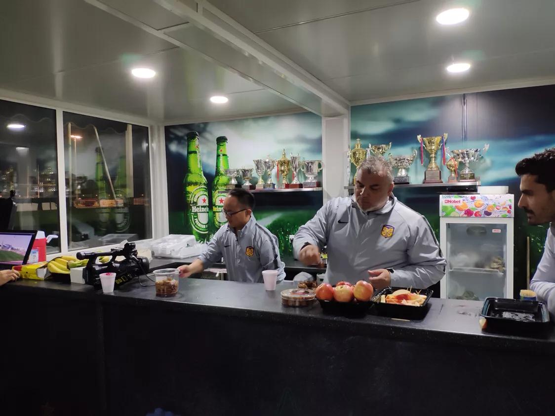 迪拜日记|苏宁果汁吧推出秘制果汁吉翔疯狂续杯五次