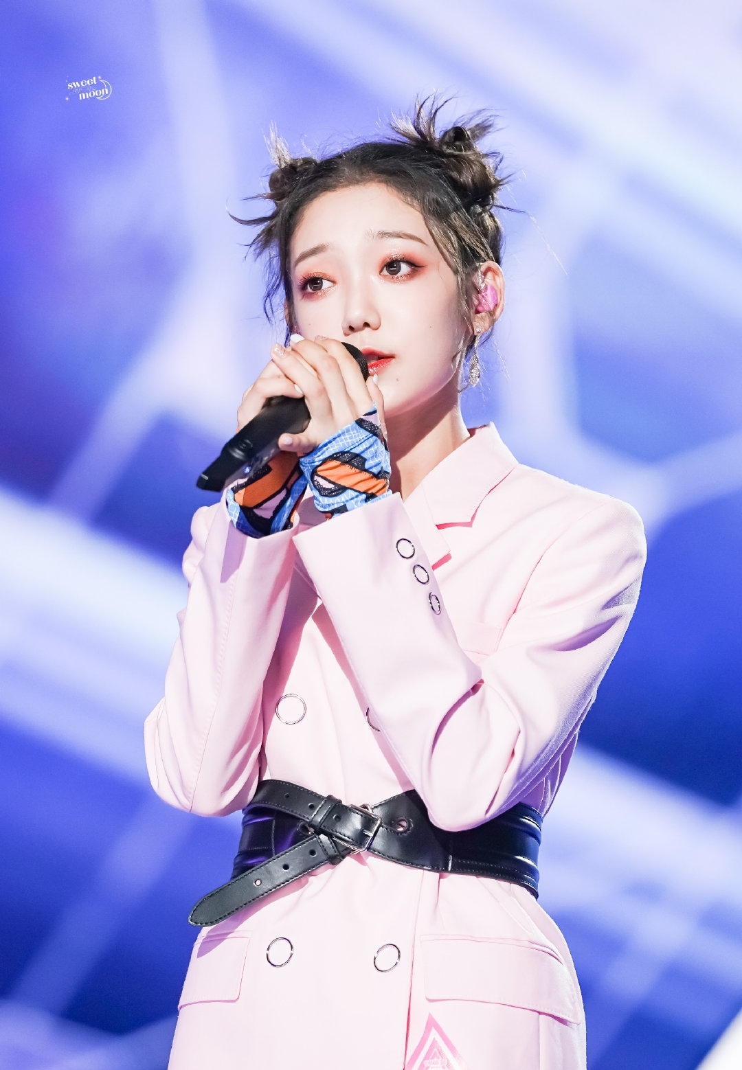 大小眼女生如何变美,女生眼距宽对颜值的影响