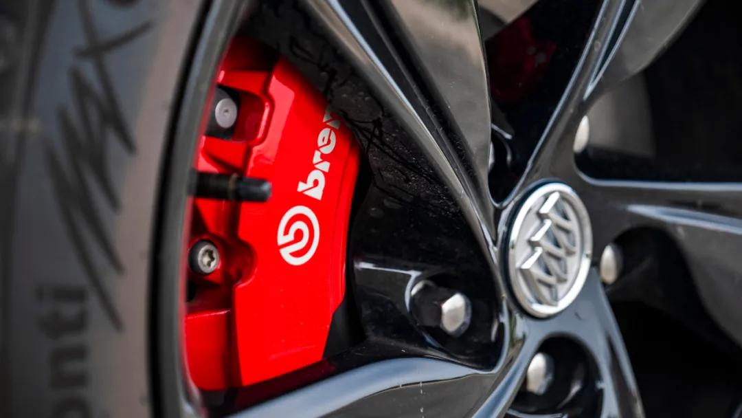 试驾君威2015款gs纵情运动版,君威gs山路试驾