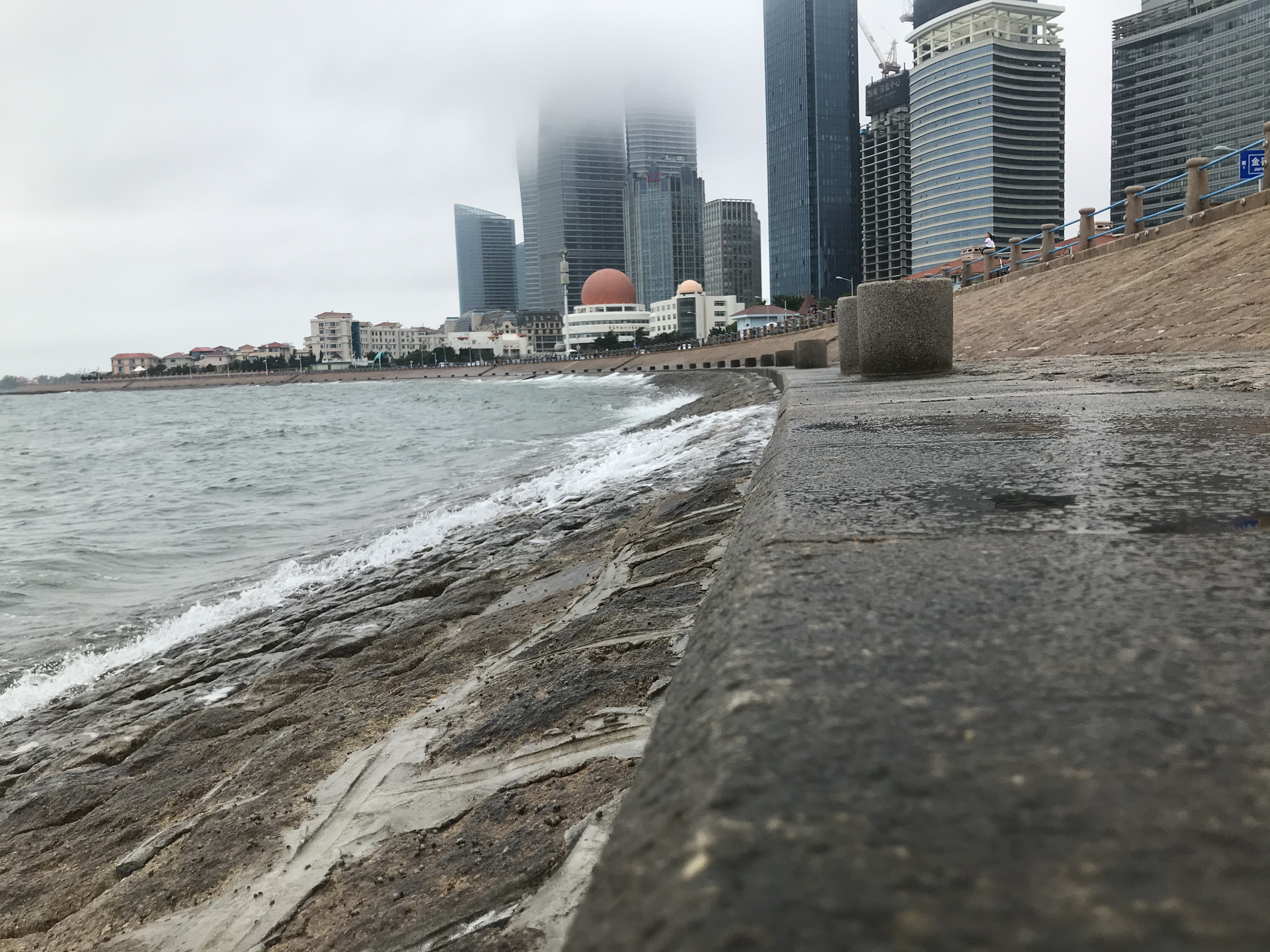 要离开了对朋友说的话长篇,要离开这个伤了心的城市的说说