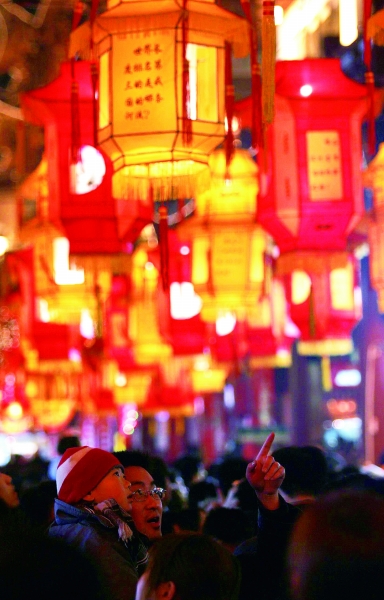 元宵习俗：灯树千光照一宵歌舞九州