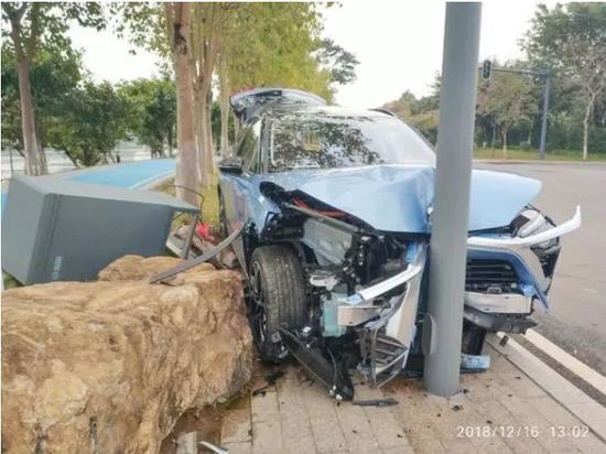 蔚来SOS电话有轻微故障,蔚来怎么开启主动安全功能