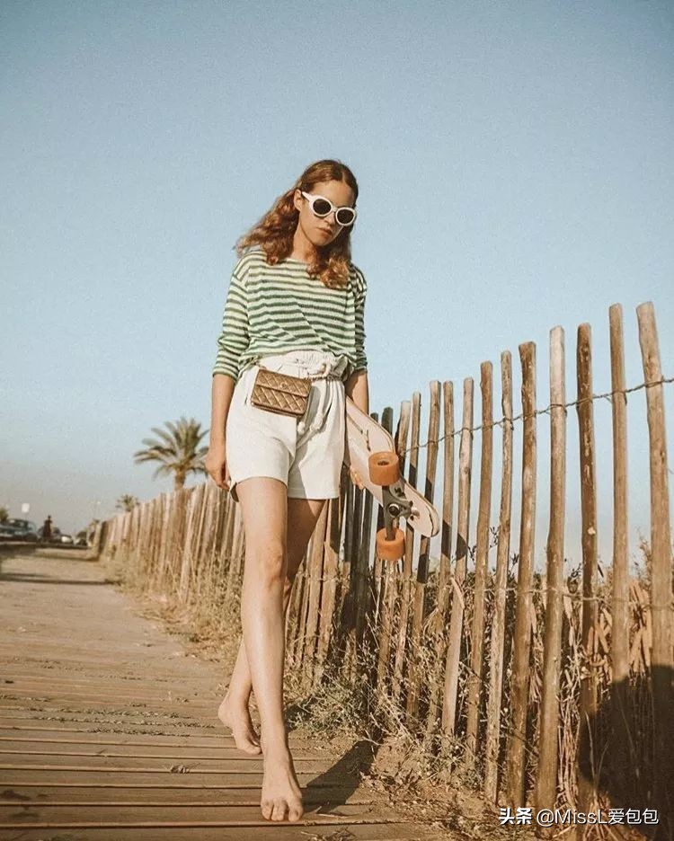 有哪些手袋既经典又时髦呢,时髦氛围感的必备单品迷你手袋