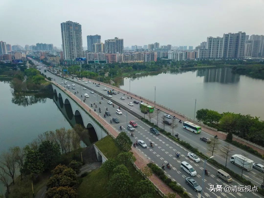 10公里红绿灯和20公里快速路,五公里路15个红绿灯