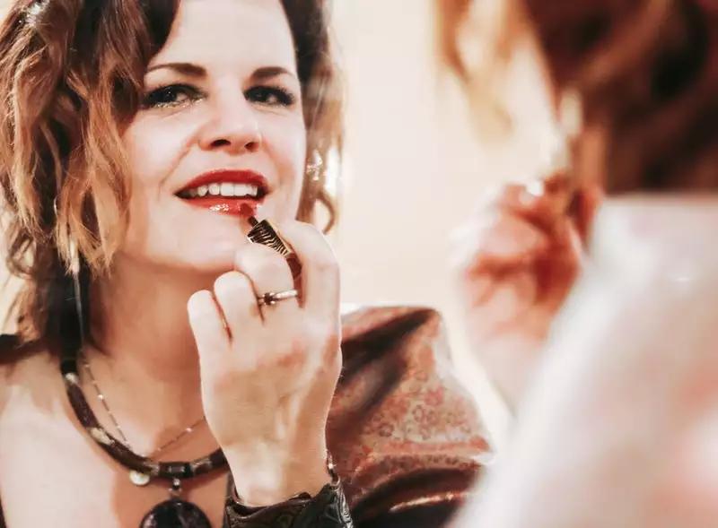 为什么故宫买起了口红,关于故宫口红成功的原因