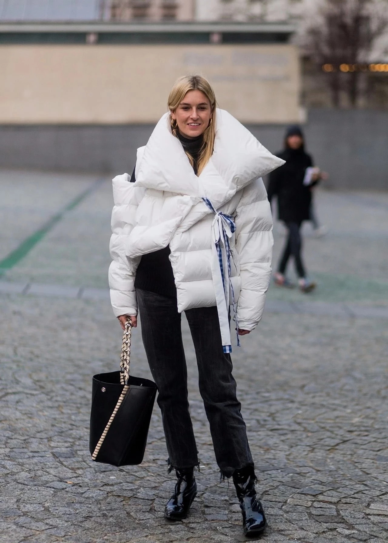 矮个子棉服怎么穿才好看,小个子宽松长款棉服怎么搭配