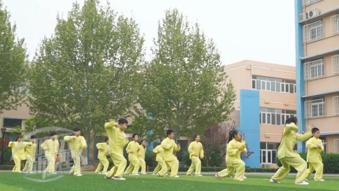 钟南山是中国抗疫贡献最大的人吗,抗疫钟南山和谁最出名