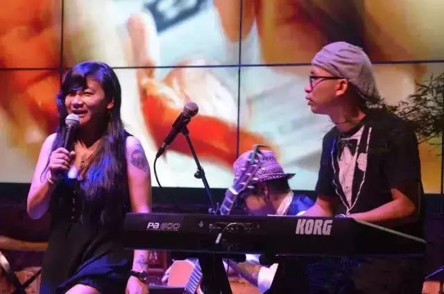 又想骗我去拍照！博大4楼空降网红美食街等你吃！