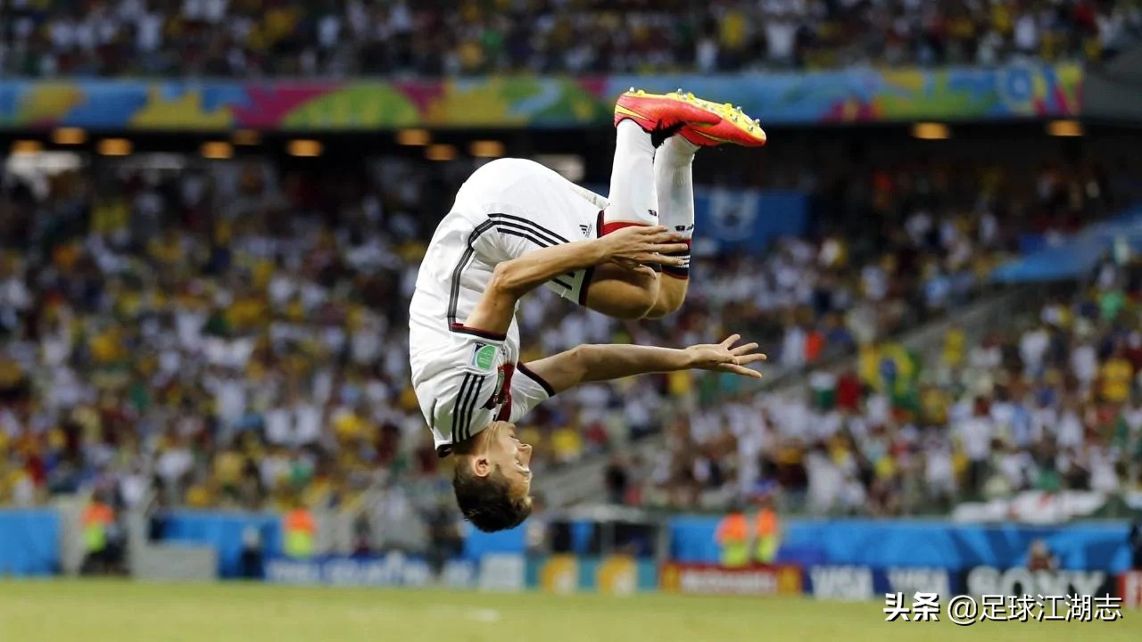 三年前挥别蓝鹰告别足坛,如今K神已获得执教生涯第一冠