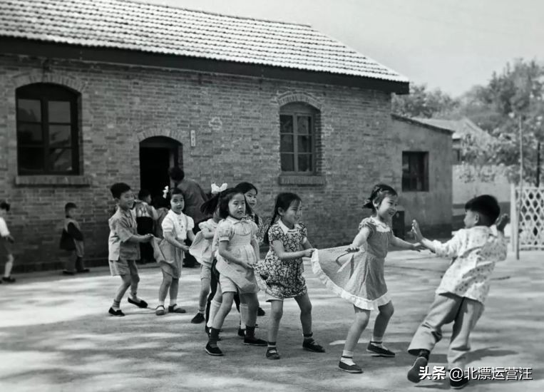 80后的童年回忆踢瓦片,北方80后小时候的瓦片