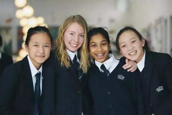 上海富二代在哪上大学,上海富二代读的小学