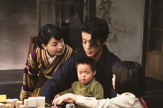 “生而为人，我很抱歉”，太宰治的一生，乃至今日，仍颇受争议