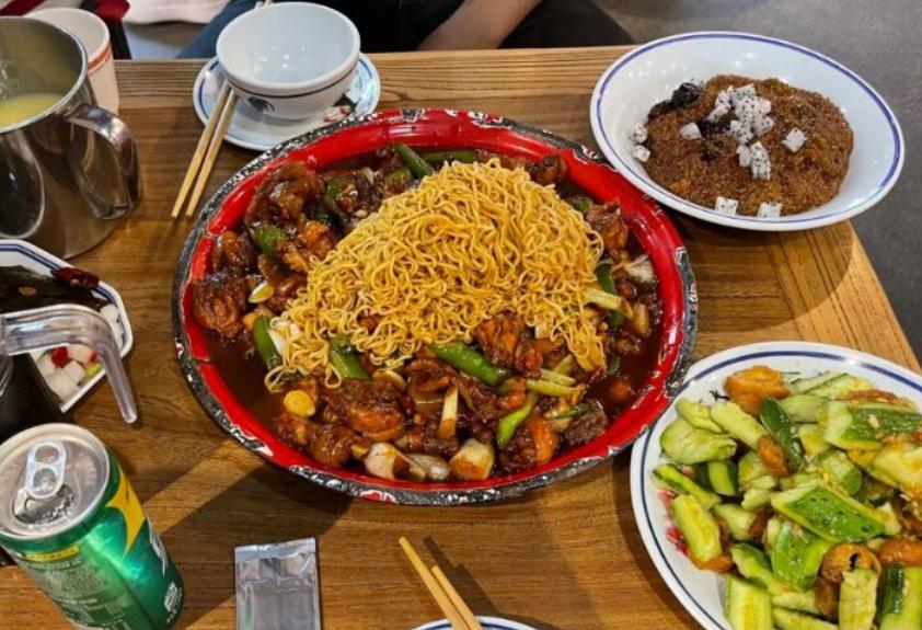 青岛正宗山东炒鸡,在青岛街边吃到正宗炒鸡