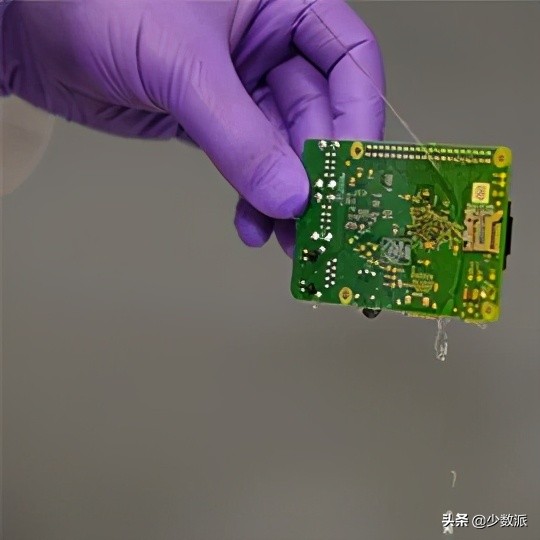 手机防水进水为什么不保修,手机进水维修后是不是不再防水了