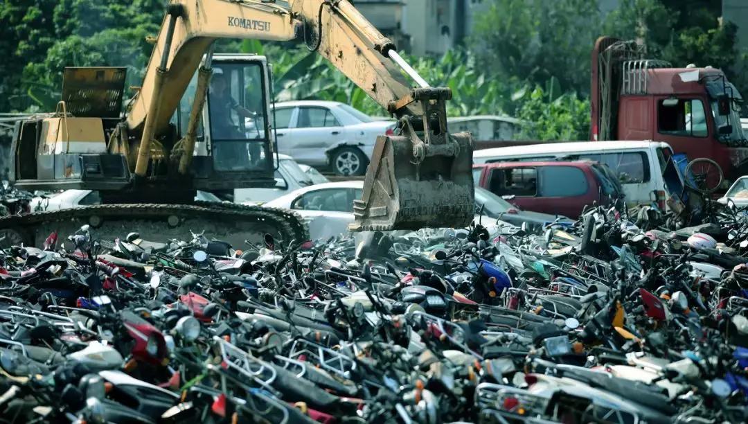 交警队查扣的摩托车最后怎么处理,被查扣物品怎么处理