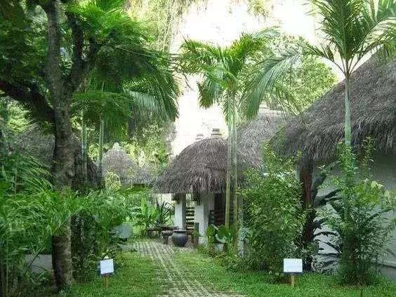 她被非人囚禁6年做*奴性**，每天擦口红喷香水……人性有罪恶极限吗？