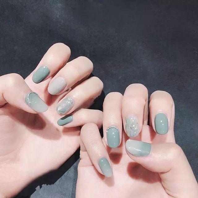 粉嫩渐变果冻唇,无美颜无滤镜的果冻甲