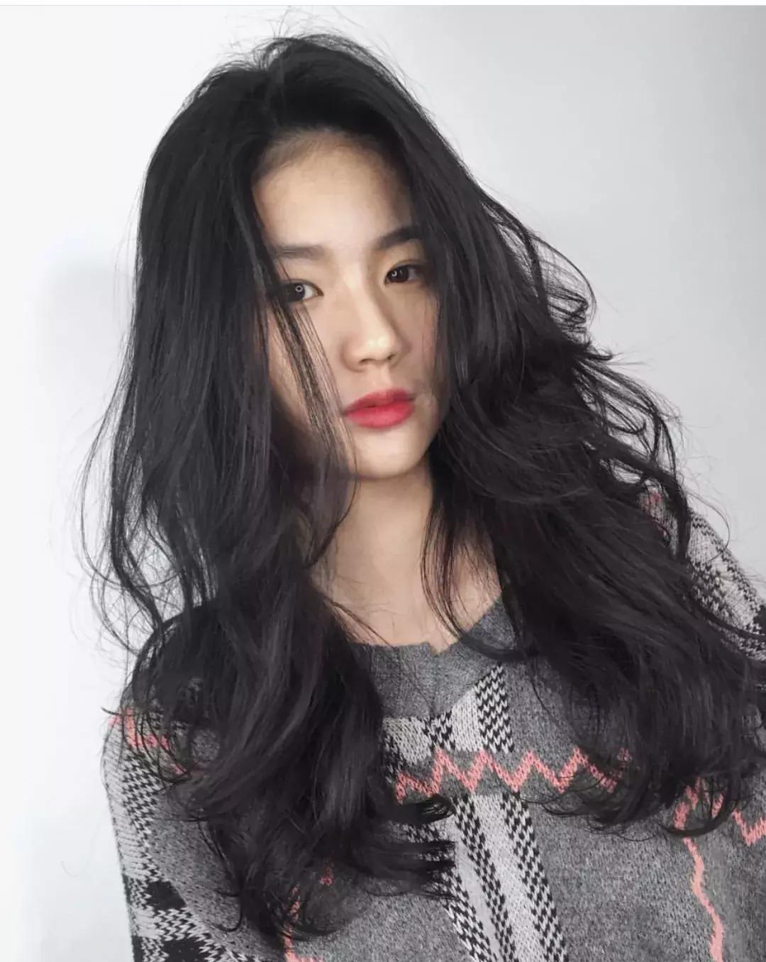 根据脸型设计发型大脸适合的发型,适合大脸圆脸方脸修饰脸型的短发