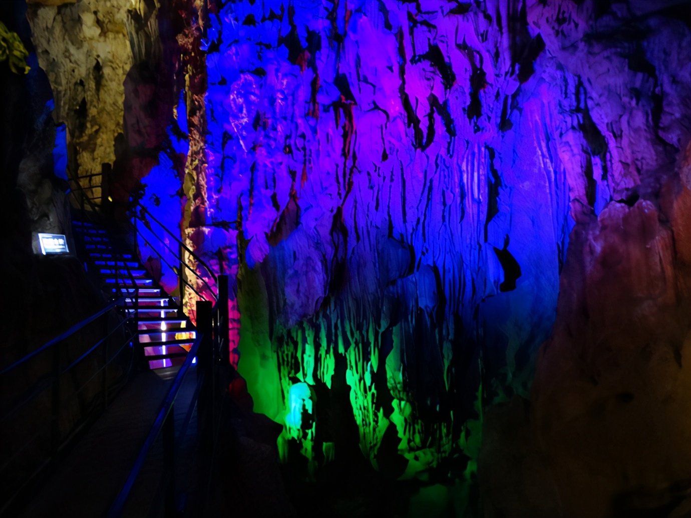 师宗凤凰谷走马观(中)