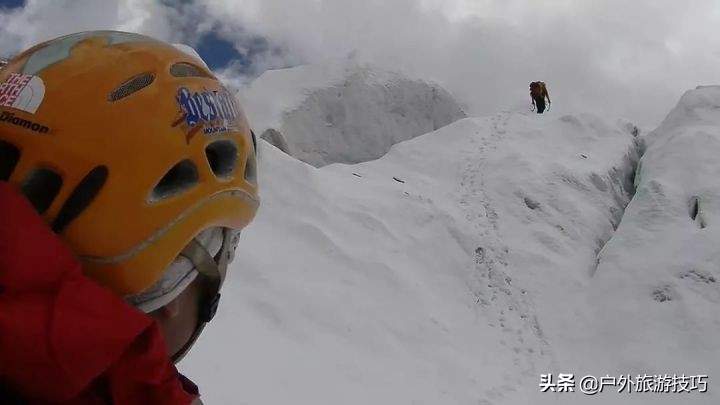 记得《攀登者》相机丢了的事吗？摄影在户外探险发展中的简史