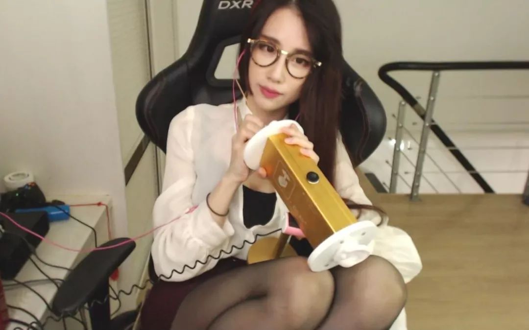 “只要给钱都能聊”,月入上万的网络哄睡师,年轻男性是消费主力