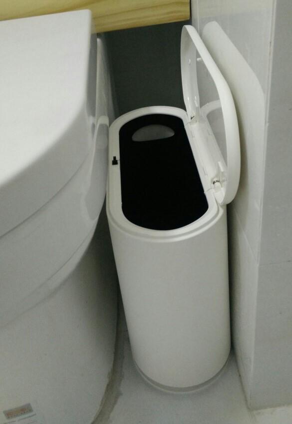 设计一个新颖的垃圾桶,现在垃圾桶的设计都太高级了