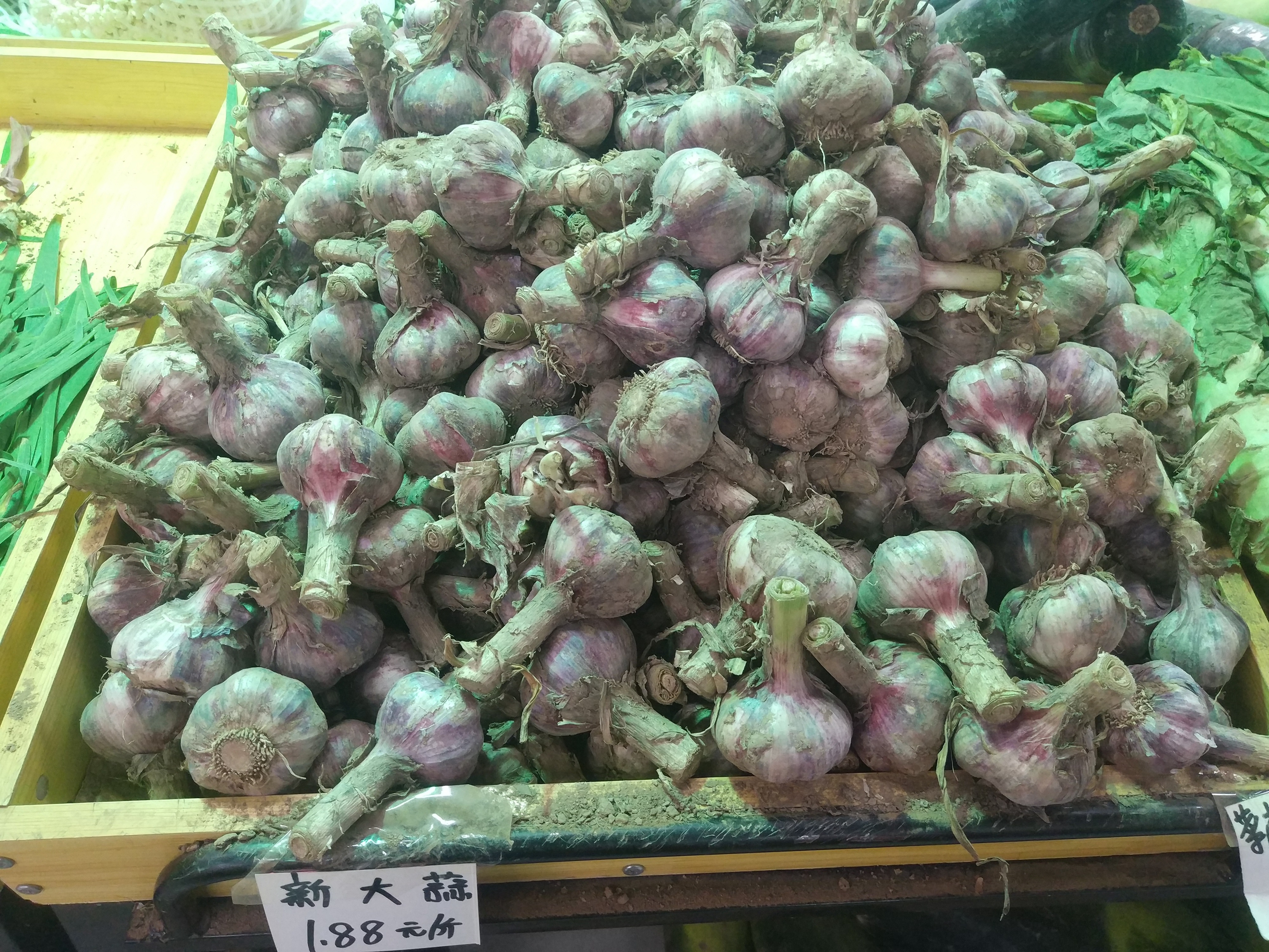 腌糖蒜用的是白醋还是米醋,腌糖蒜用白糖还是用冰糖