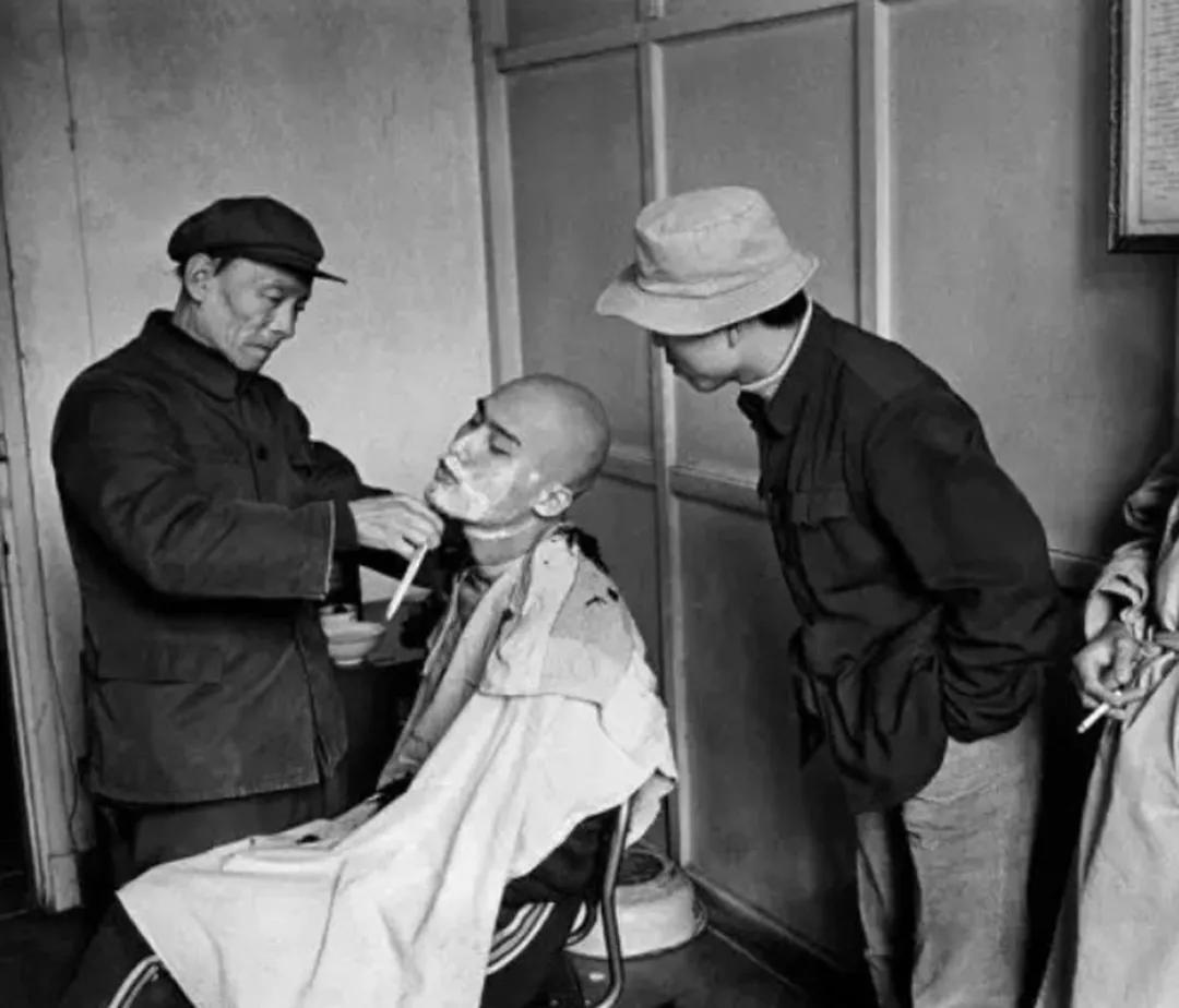 红楼梦草蛇灰线伏脉千里什么意思,草蛇灰线伏脉千里的下一句是什么