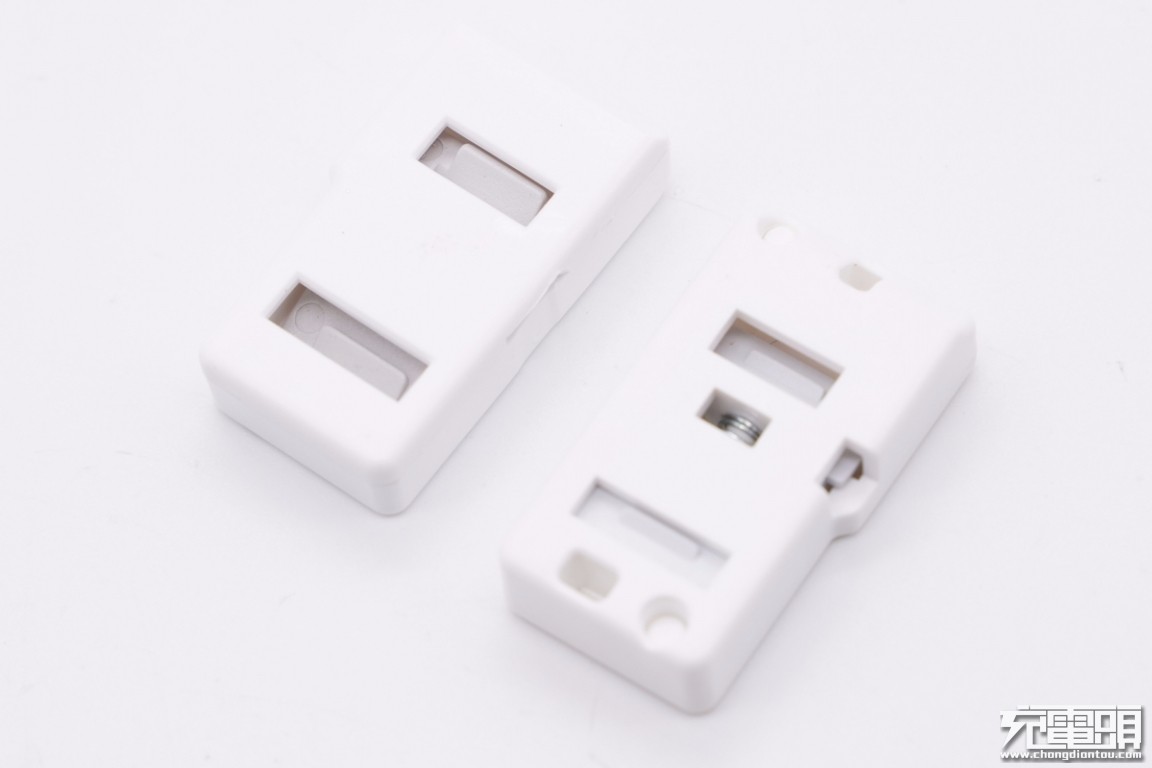 公牛插座新款和老款拆解,带USB接口公牛插排