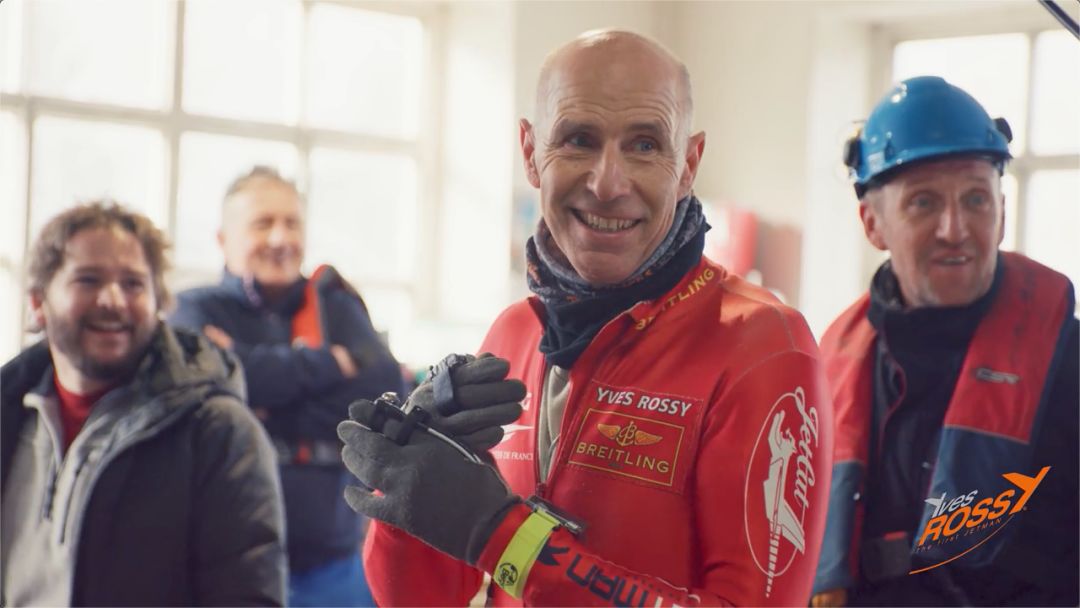 迪拜土豪新玩具无人机送你上天,迪拜喷气机起飞