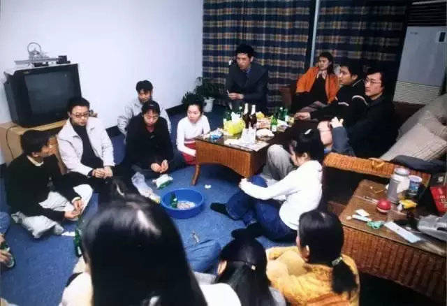 岳云鹏郭德纲大多少岁,岳云鹏14岁郭德纲26岁