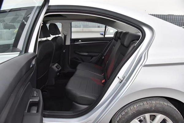 空间大动力好舒适性好的轿车推荐,宝来2023款1.5l自动畅行限量版动力