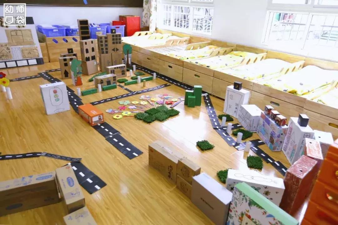 空间小、经费不足、面临*迁拆**，这家幼儿园却给出了满分的环境