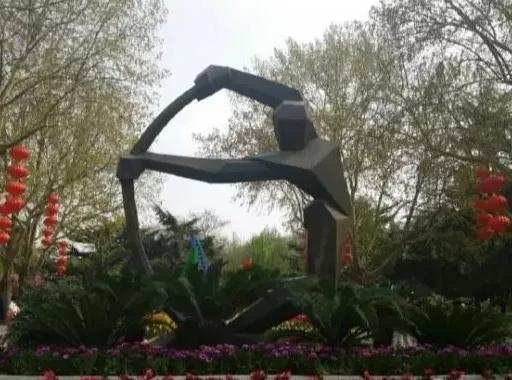 大连漂亮的雕塑,大连海滨雕塑图片大全