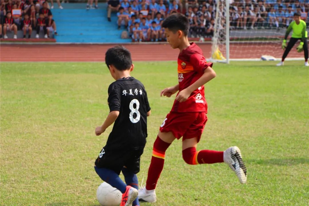 校园足球联赛拉开帷幕,点燃绿茵烽火