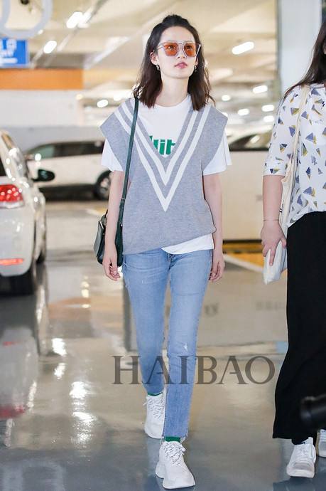 刘雯宋轶迪丽热巴私服,鄂尔多斯大秀宋轶刘雯