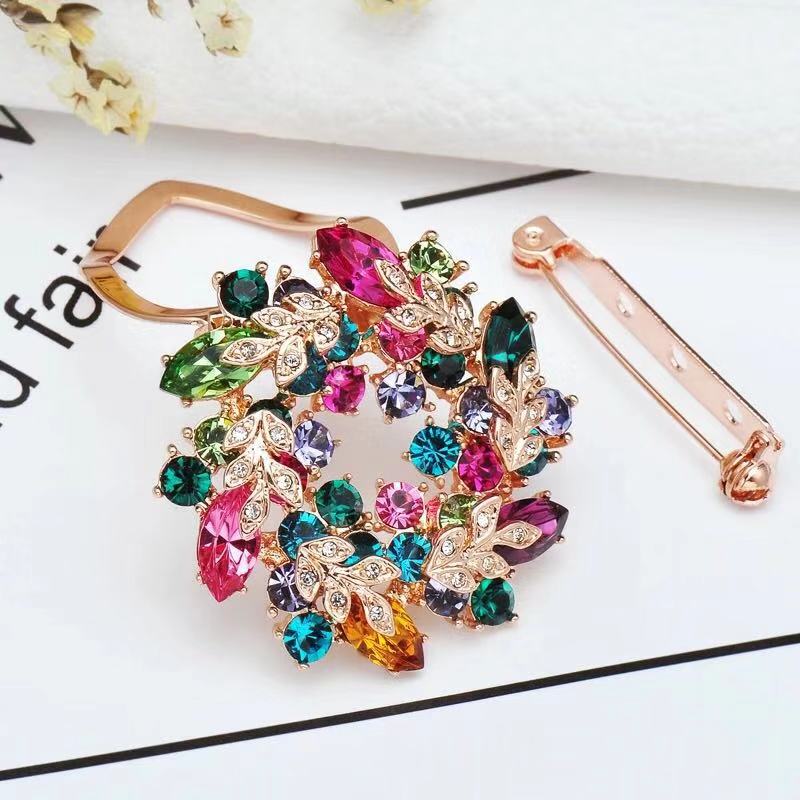 别上一枚胸针，让你温婉精致有气质