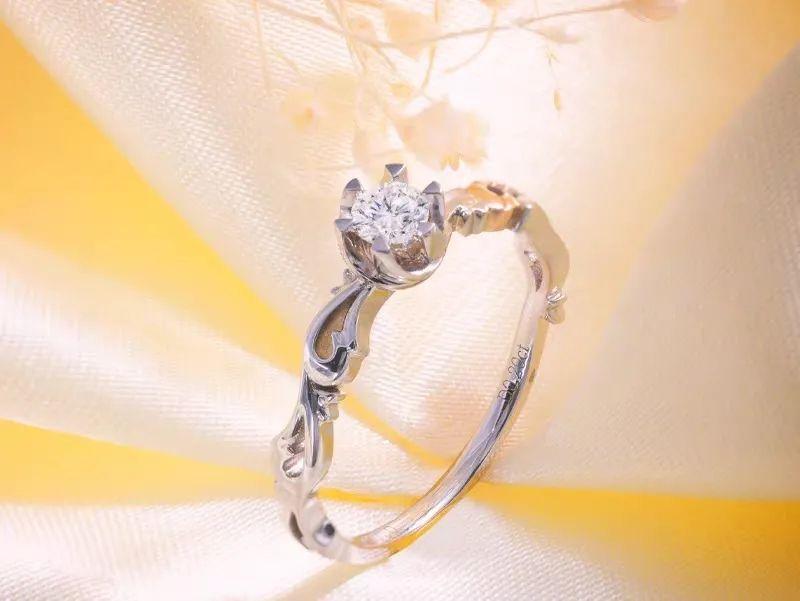 25周年纪念宝石,伊莱卡珠宝什么颜色的钻石最值钱