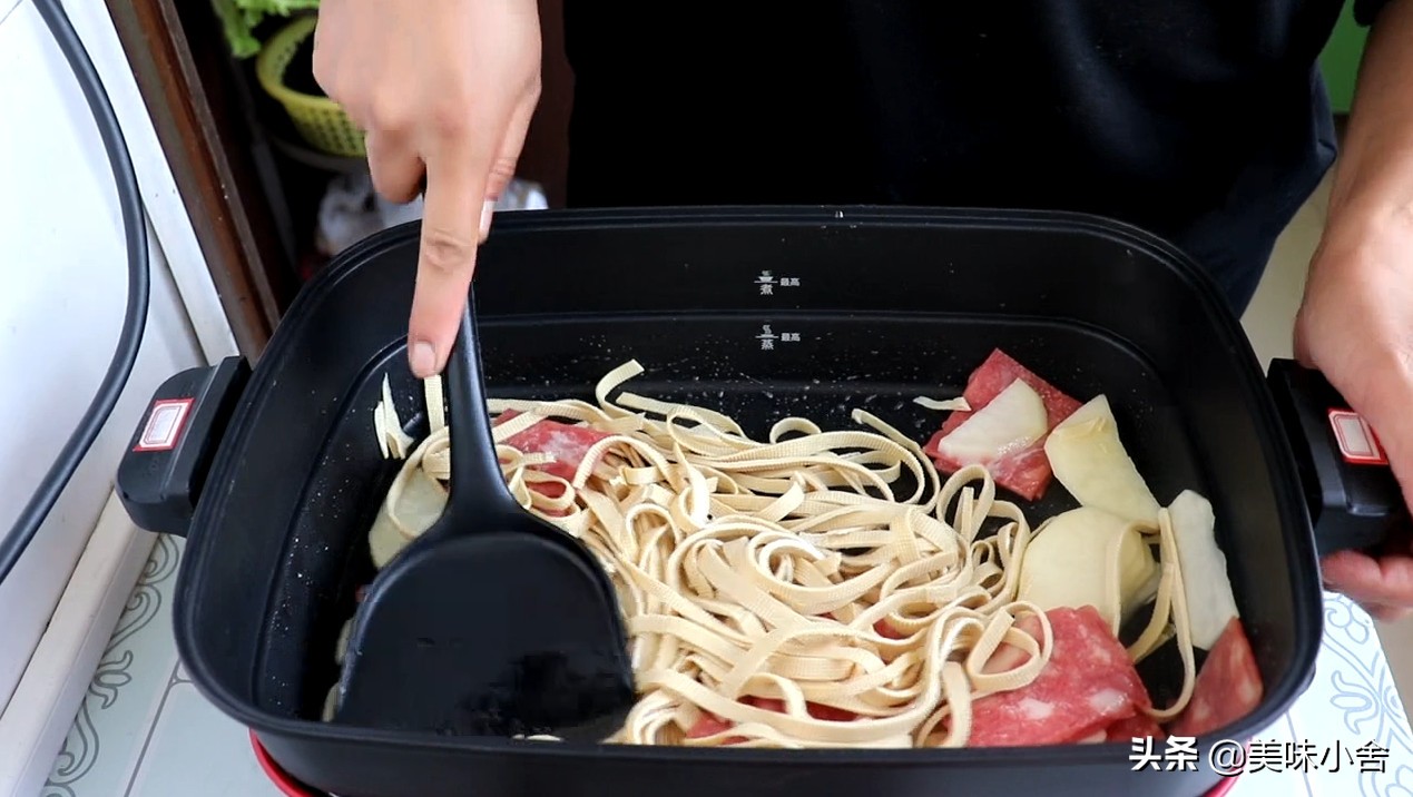 方便面不要番茄怎么做才好吃,方便面不用锅做的正确吃法