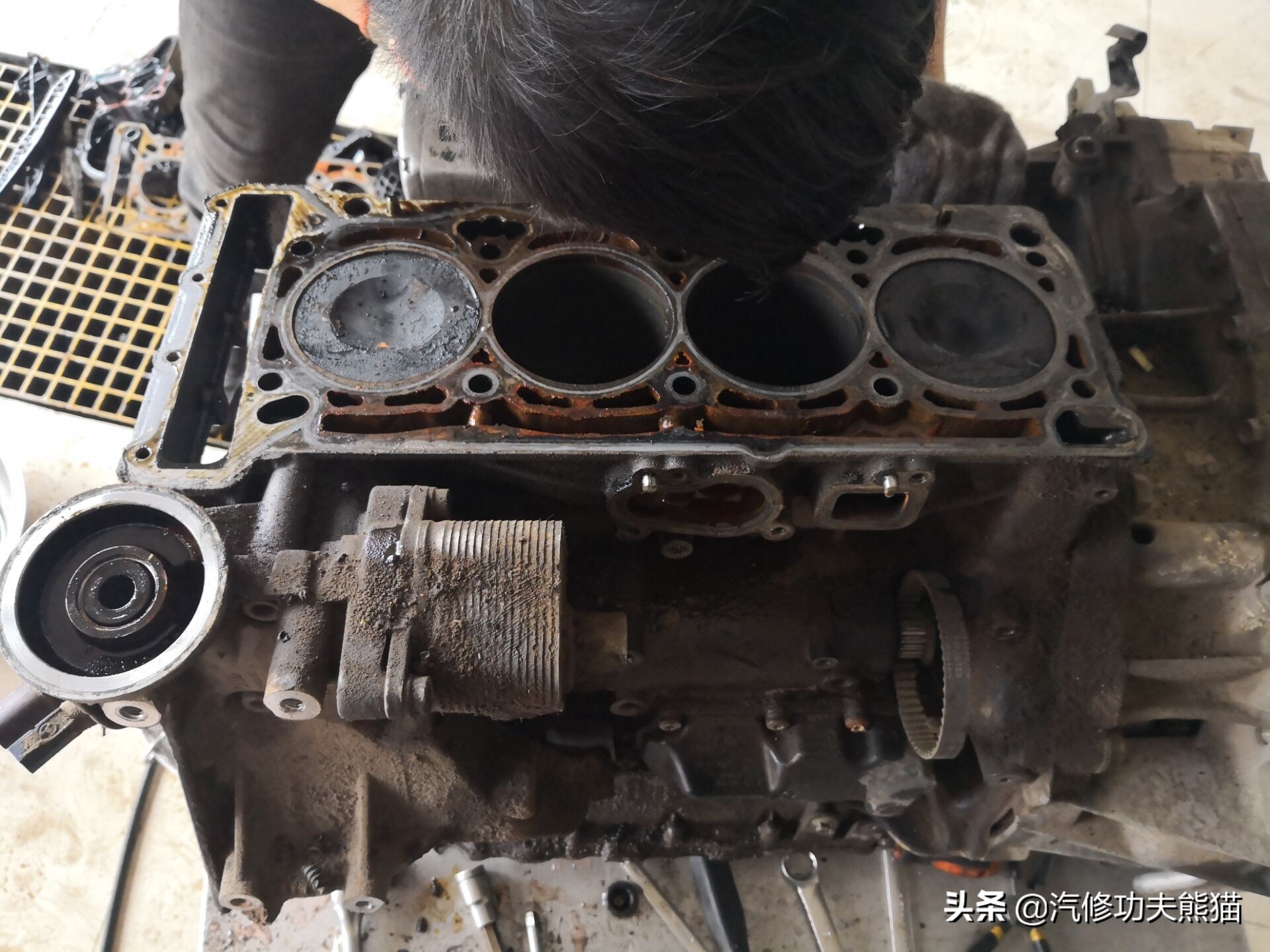 大众途观发动机烧机油维修多少钱,2010款大众途观严重烧机油